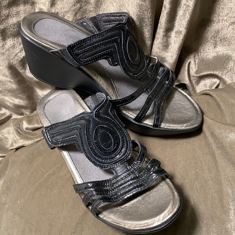 Naot wedge sandals sz 37